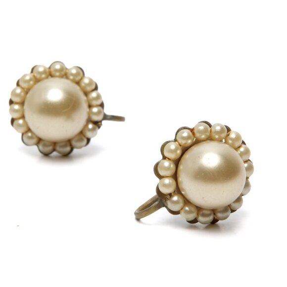 Vintage Faux Pearl Halo Cluster Screwback Earrings Round Brass Gold Metal 50s - Picture 6 of 6